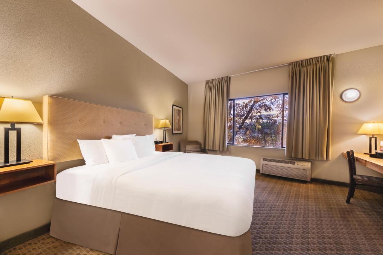 Gaia Hotel & Spa, Ascend Hotel Collection Anderson Bagian luar foto