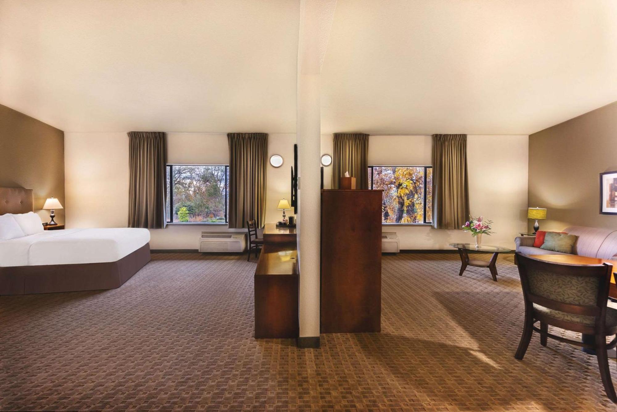 Gaia Hotel & Spa, Ascend Hotel Collection Anderson Bagian luar foto